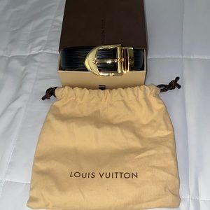 Louis Vuitton Mens Leather belt with Gold Buckle